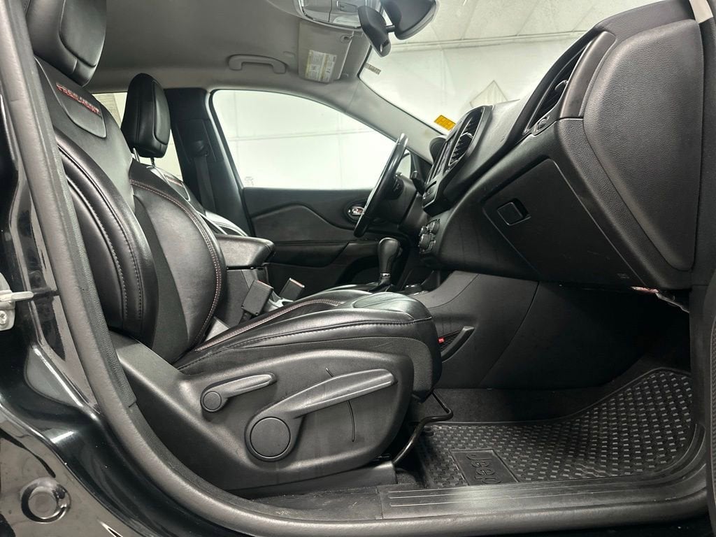 2020 Jeep Cherokee Trailhawk