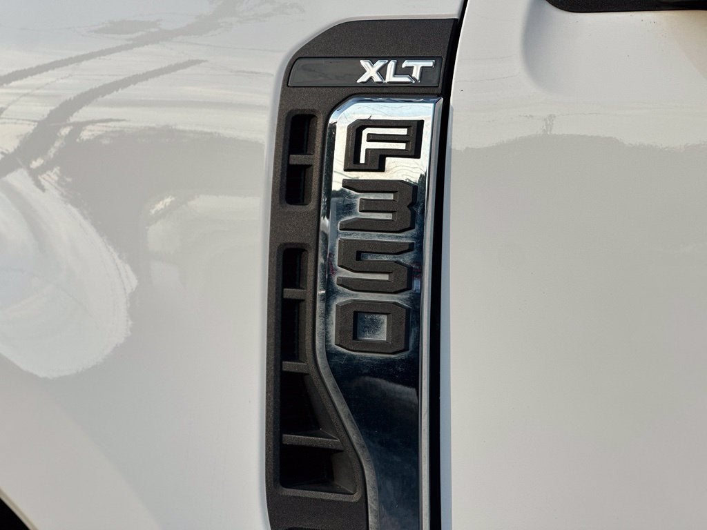 2025 Ford Super Duty F-350 SRW XL