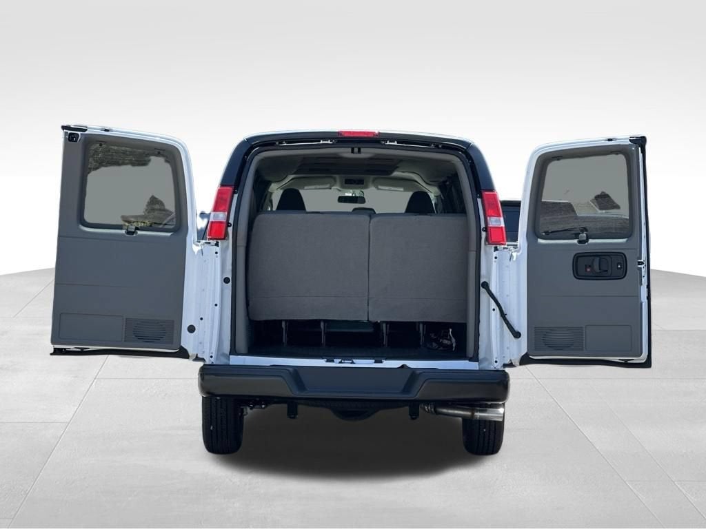 2026 Chevrolet Express Passenger LS