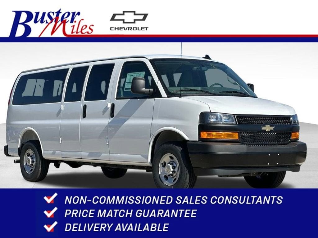 2025 Chevrolet Express Passenger 3500 1LS