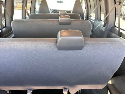 2025 Chevrolet Express Passenger 3500 1LS
