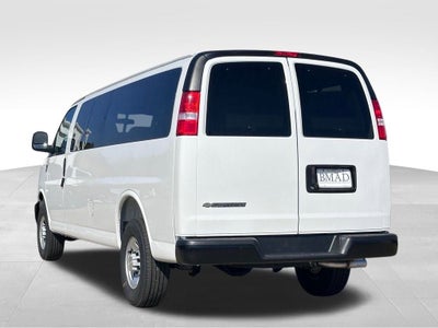 2025 Chevrolet Express Passenger 3500 1LS