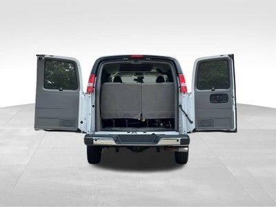 2025 Chevrolet Express Passenger 1LT