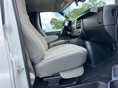 2025 Chevrolet Express Passenger 1LT