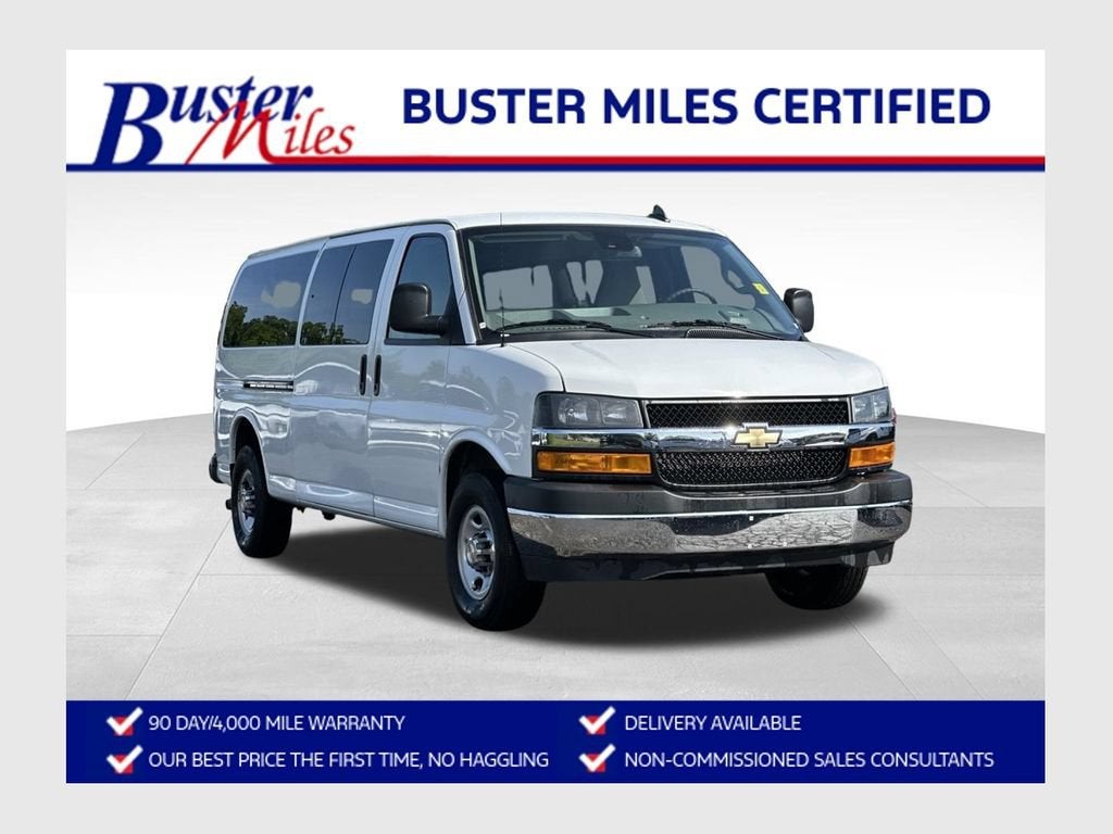2024 Chevrolet Express Passenger 3500 1LT