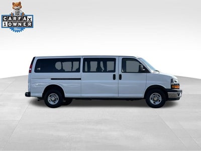 2024 Chevrolet Express Passenger 3500 1LT