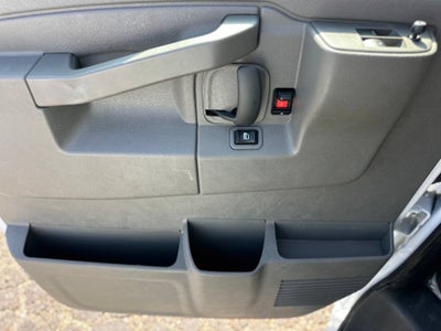 2024 Chevrolet Express Passenger 3500 1LT