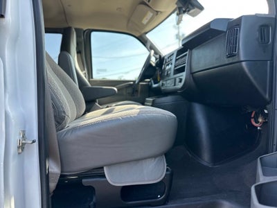 2024 Chevrolet Express Passenger 3500 1LT