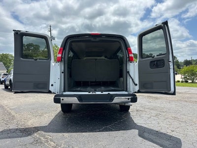 2024 Chevrolet Express Passenger 3500 1LT