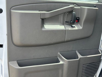 2024 Chevrolet Express Passenger 3500 1LT