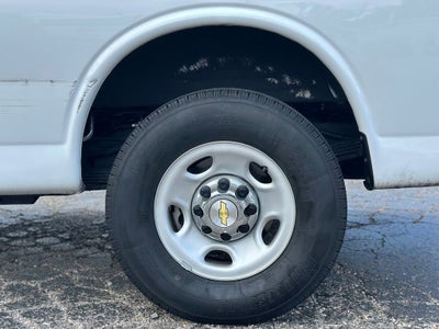 2024 Chevrolet Express Passenger 3500 1LT
