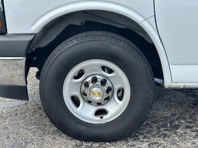 2024 Chevrolet Express Passenger 3500 1LT