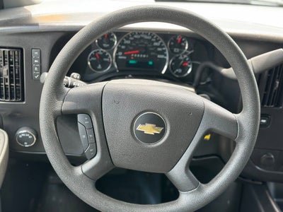 2024 Chevrolet Express Passenger 3500 1LT