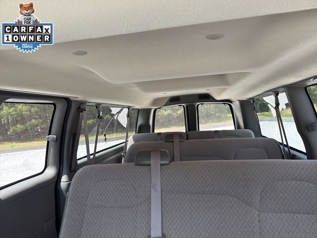 2025 Chevrolet Express Passenger 1LT