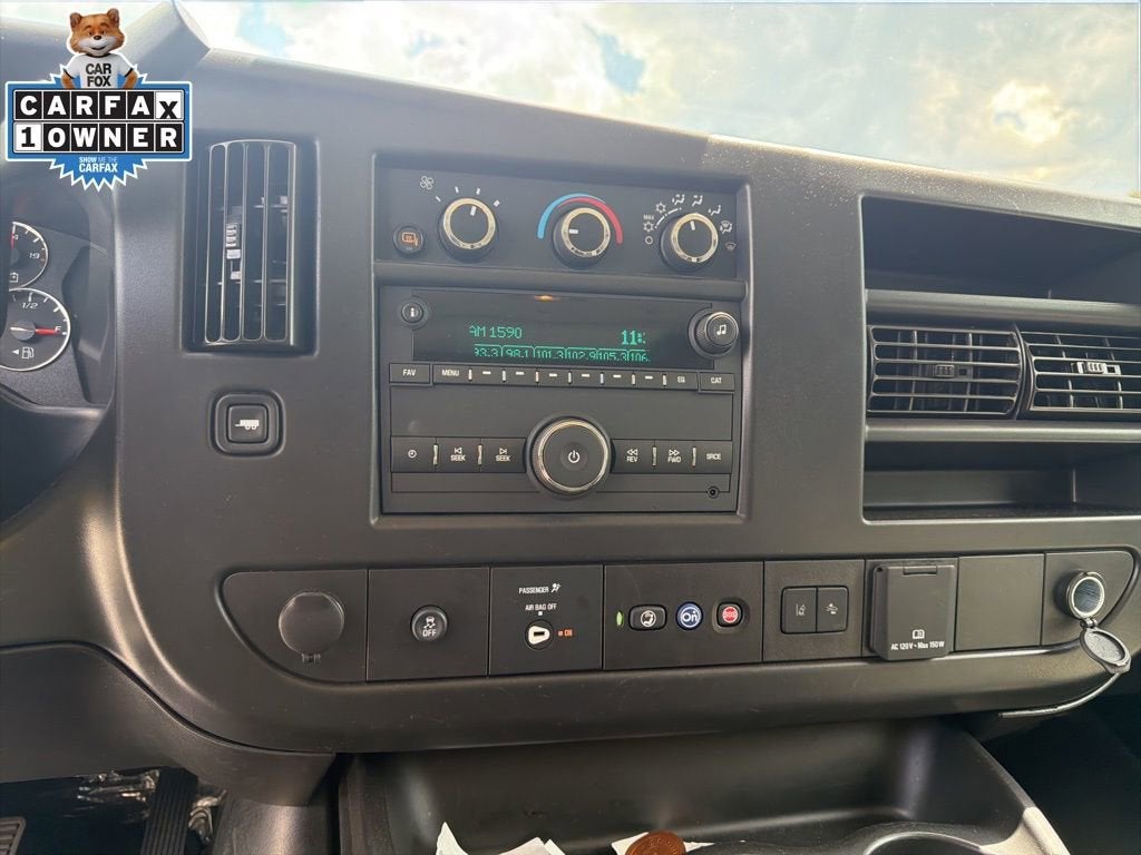 2025 Chevrolet Express Passenger 1LT