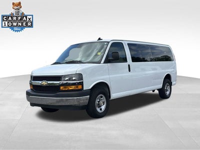2025 Chevrolet Express Passenger 1LT