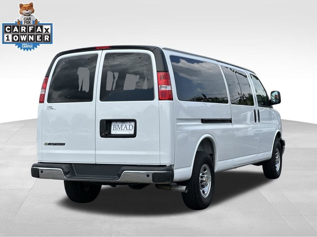 2025 Chevrolet Express Passenger 1LT