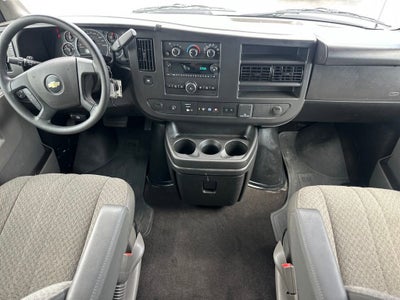 2025 Chevrolet Express Passenger 1LT