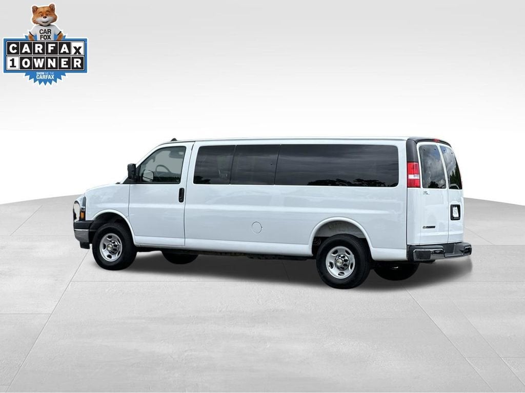 2025 Chevrolet Express Passenger 1LT