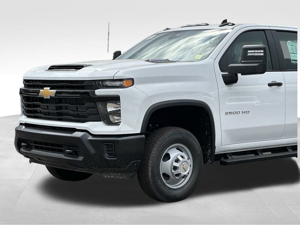 2025 Chevrolet Silverado 3500 HD Chassis Cab Work Truck