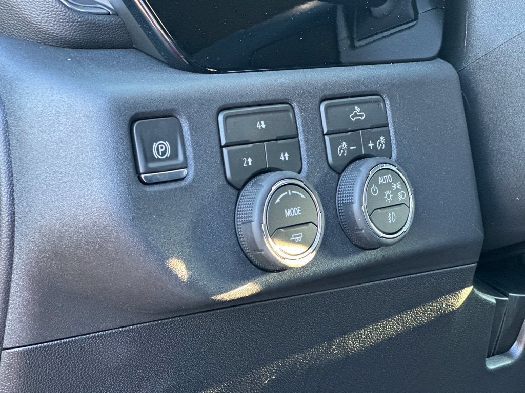 2026 Chevrolet Silverado 3500 HD Chassis Cab LT