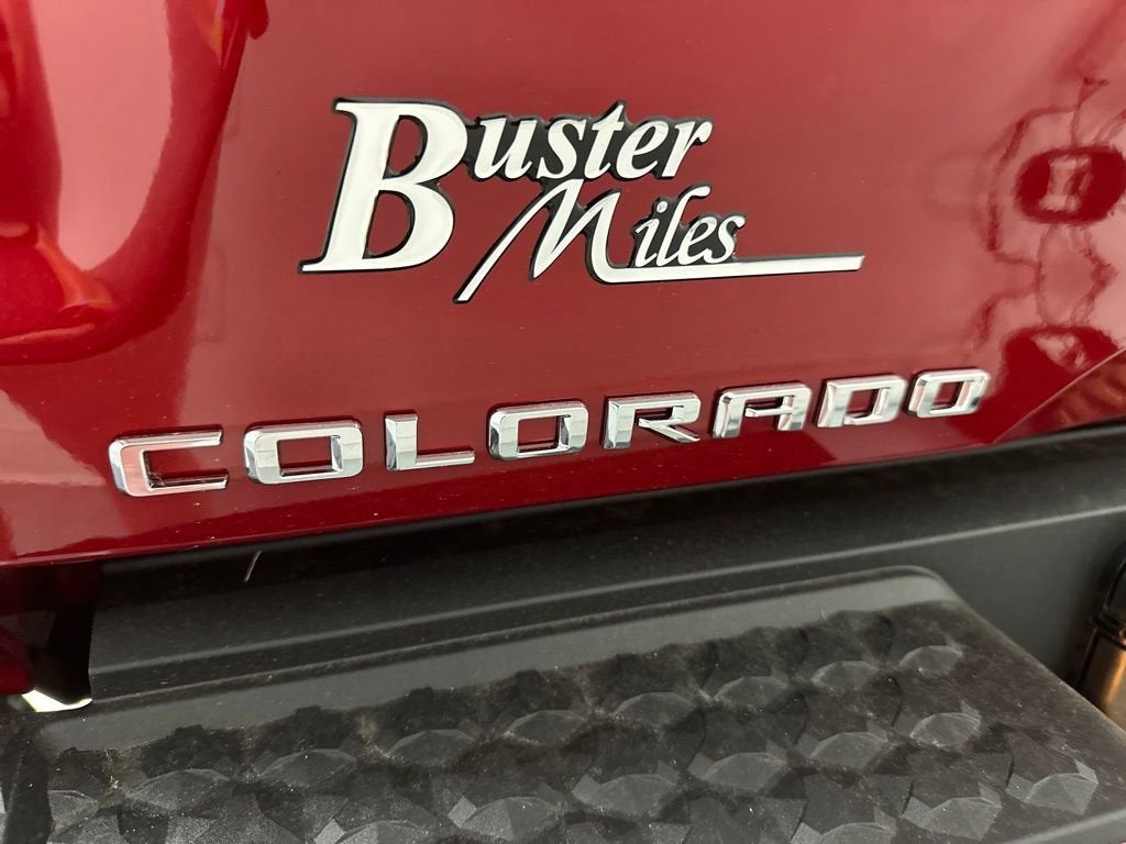 2025 Chevrolet Colorado WT/LT