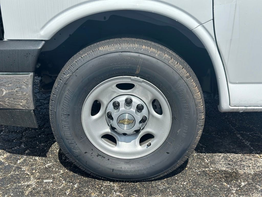 2025 Chevrolet Express Cargo 2500 WT