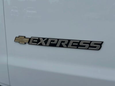 2025 Chevrolet Express Cargo WT