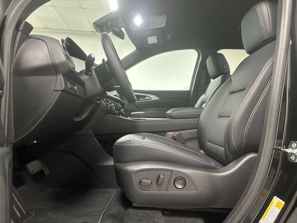 2027 Chevrolet Traverse LT - Photo 21