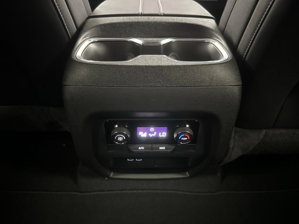 2027 Chevrolet Traverse LT - Photo 25