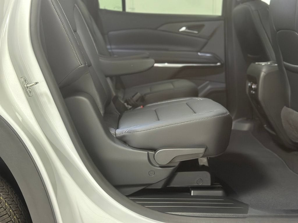 2027 Chevrolet Traverse LT - Photo 26