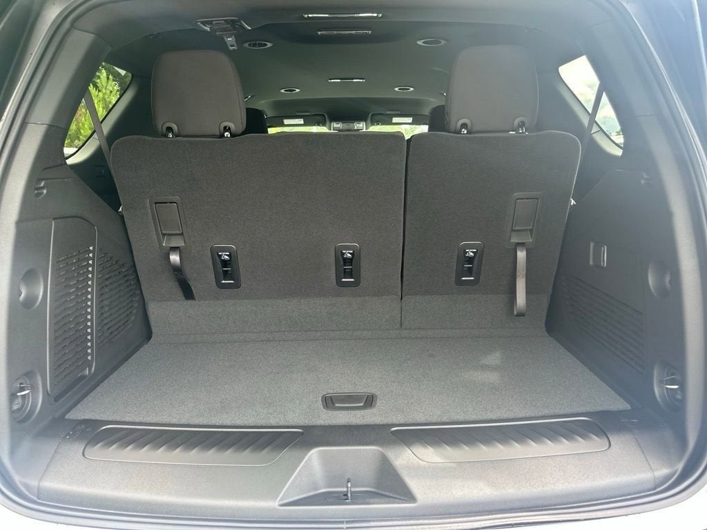 2025 Chevrolet Tahoe LS