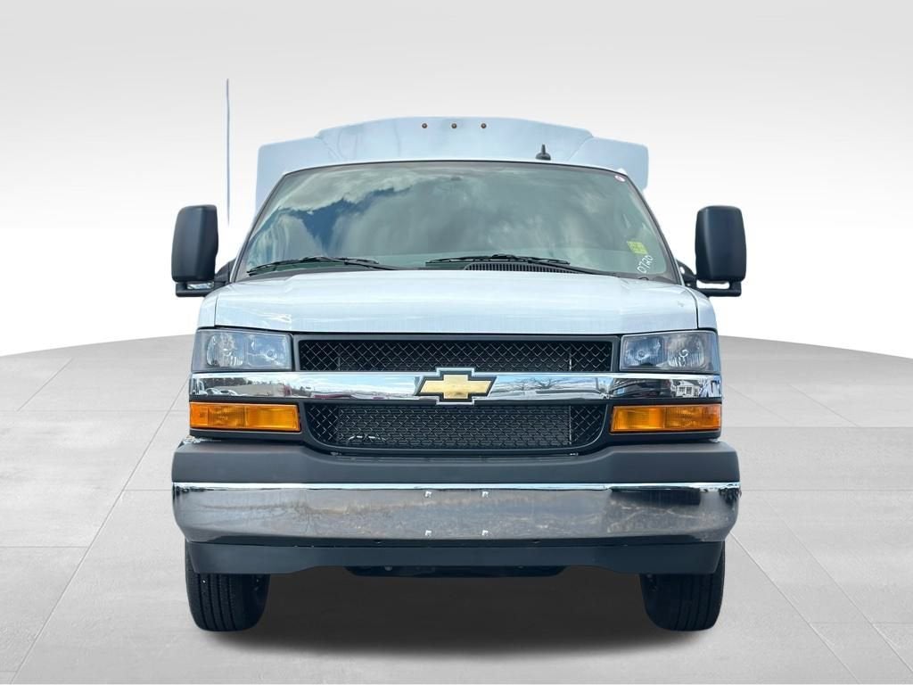 2026 Chevrolet Express Cutaway 3500 1WT