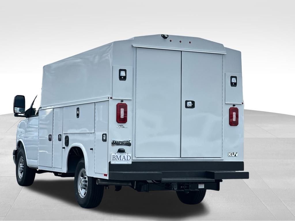 2026 Chevrolet Express Cutaway 3500 1WT