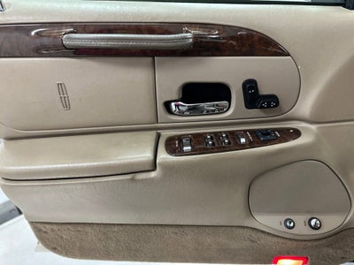 2001 Lincoln Town Car Executive