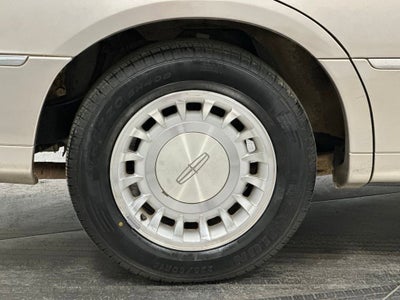 2001 Lincoln Town Car Executive