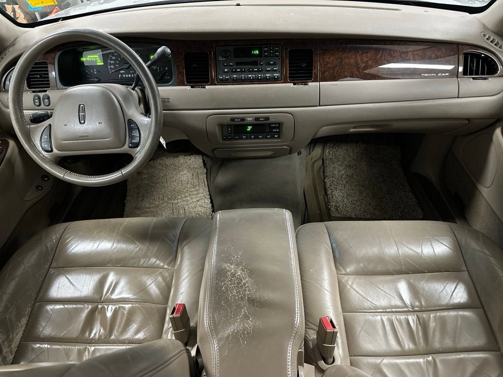 2001 Lincoln Town Car Executive