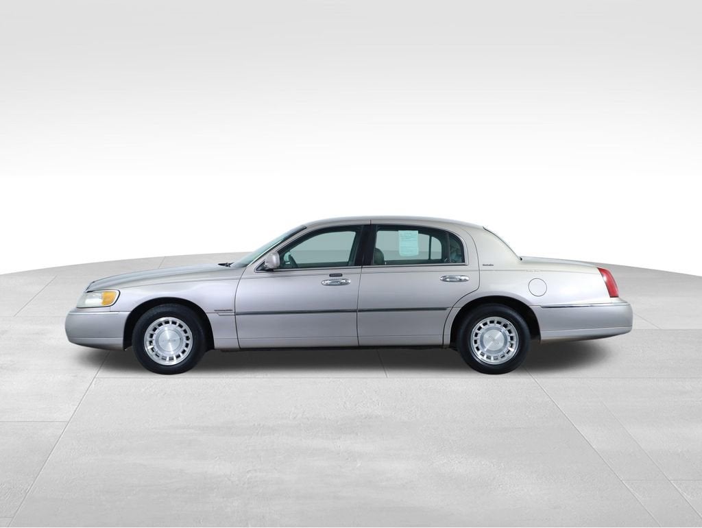 2001 Lincoln Town Car Executive