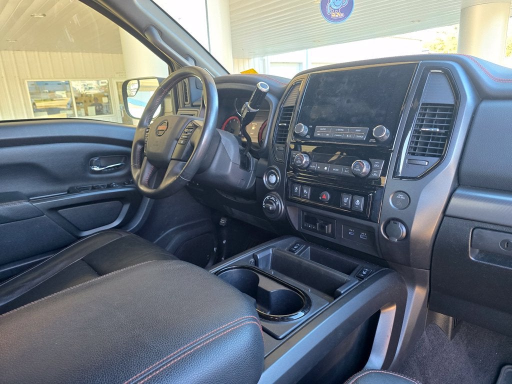 2021 Nissan TITAN Crew Cab PRO-4X 4x4