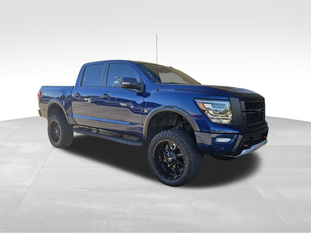 2021 Nissan TITAN Crew Cab PRO-4X 4x4