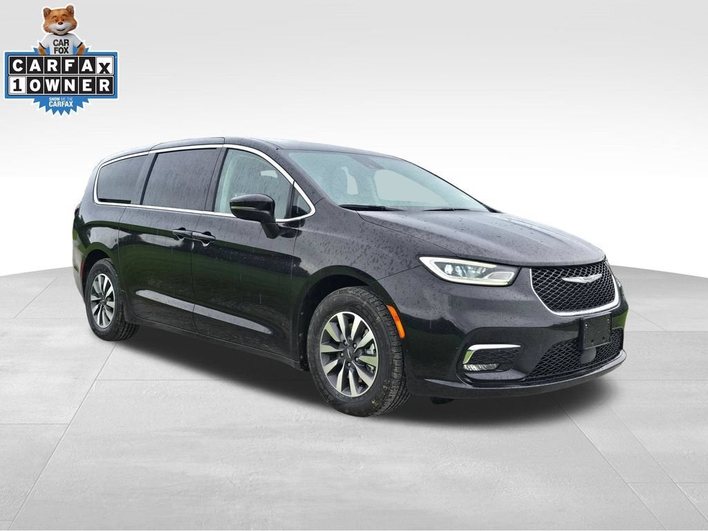 2023 Chrysler Pacifica Hybrid Touring L