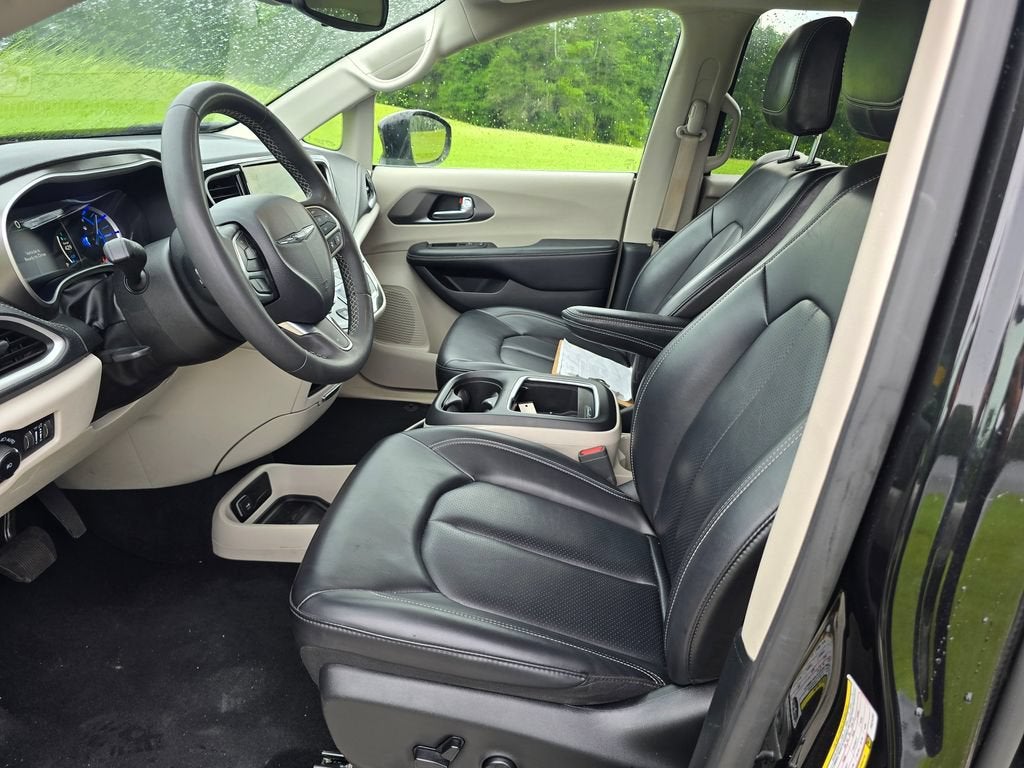 2023 Chrysler Pacifica Hybrid Touring L
