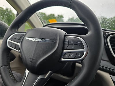2023 Chrysler Pacifica Hybrid Touring L