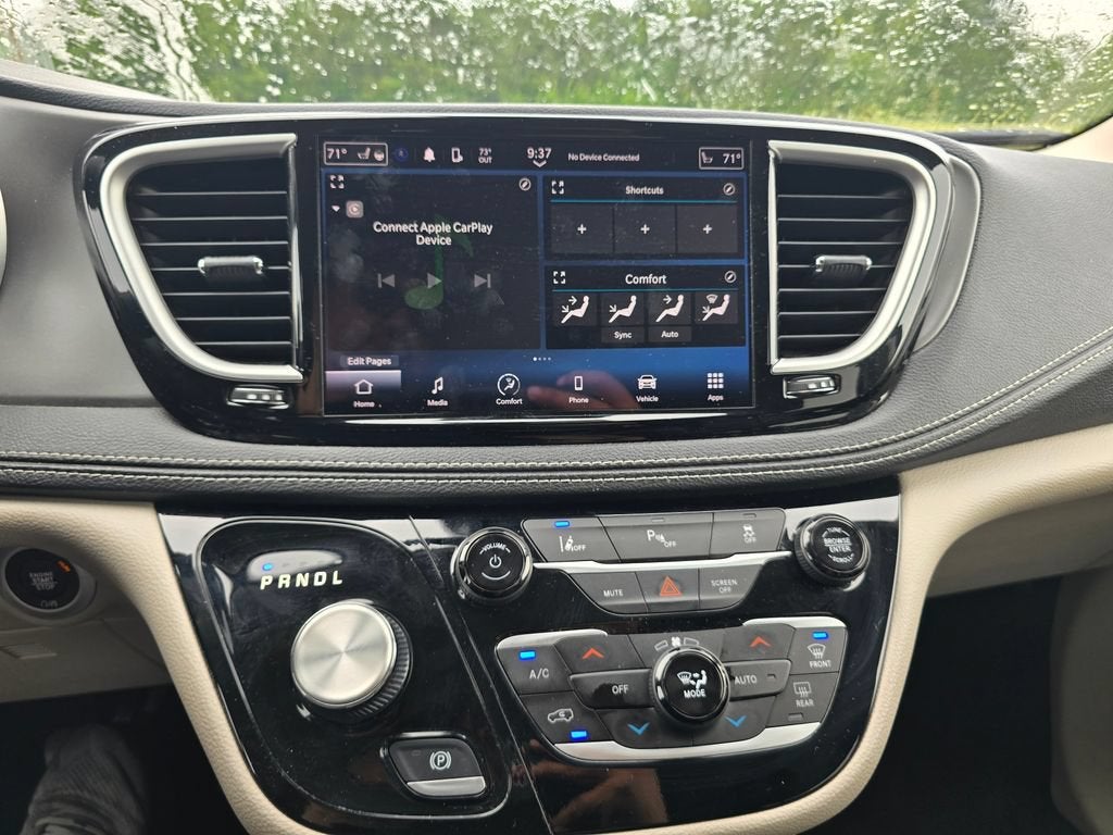 2023 Chrysler Pacifica Hybrid Touring L
