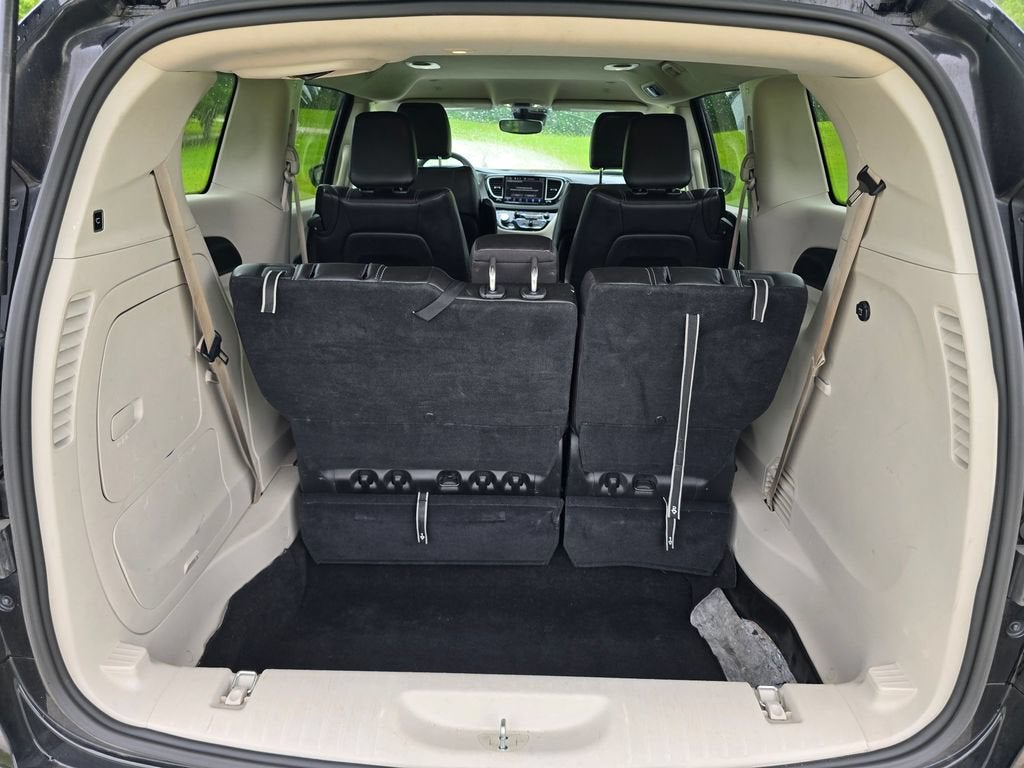 2023 Chrysler Pacifica Hybrid Touring L