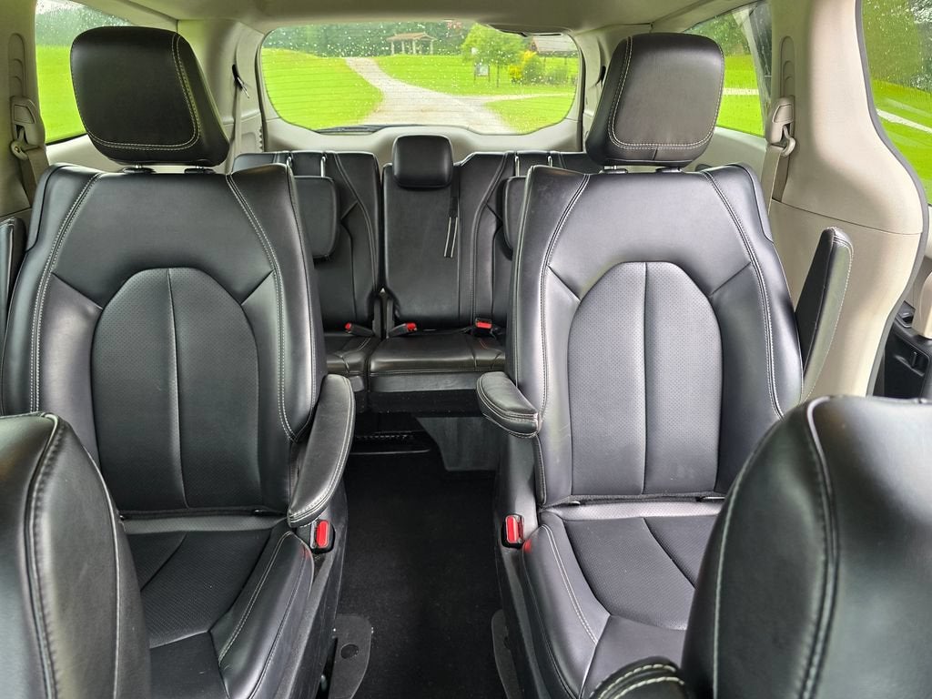 2023 Chrysler Pacifica Hybrid Touring L