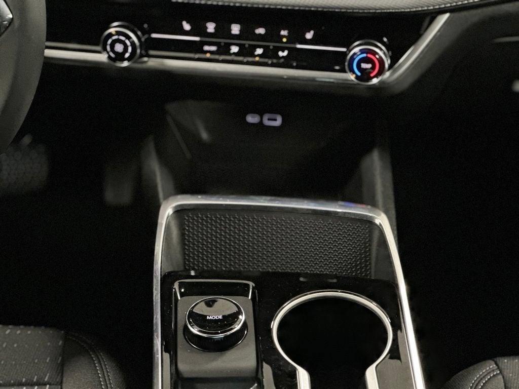 2027 Chevrolet Equinox LT - Photo 22