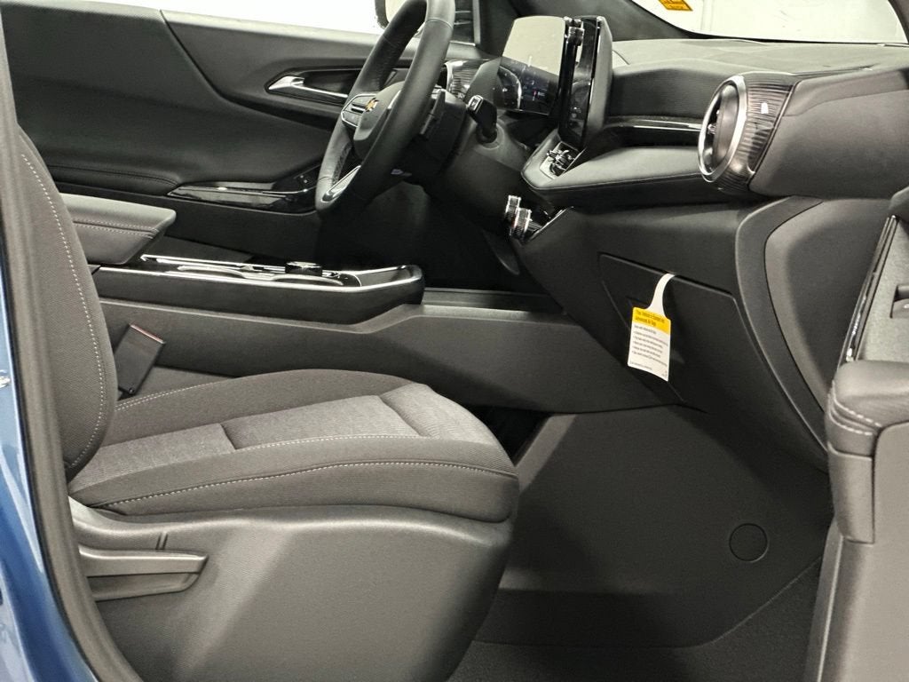 2027 Chevrolet Equinox LT - Photo 24