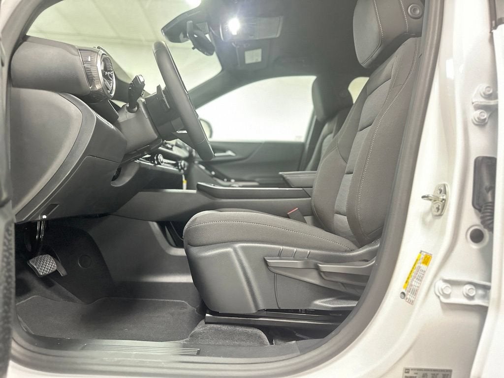 2027 Chevrolet Equinox LT - Photo 19