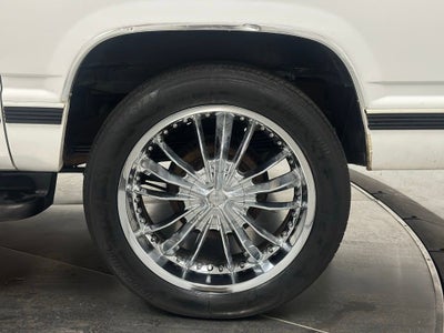 1999 Chevrolet Suburban Base